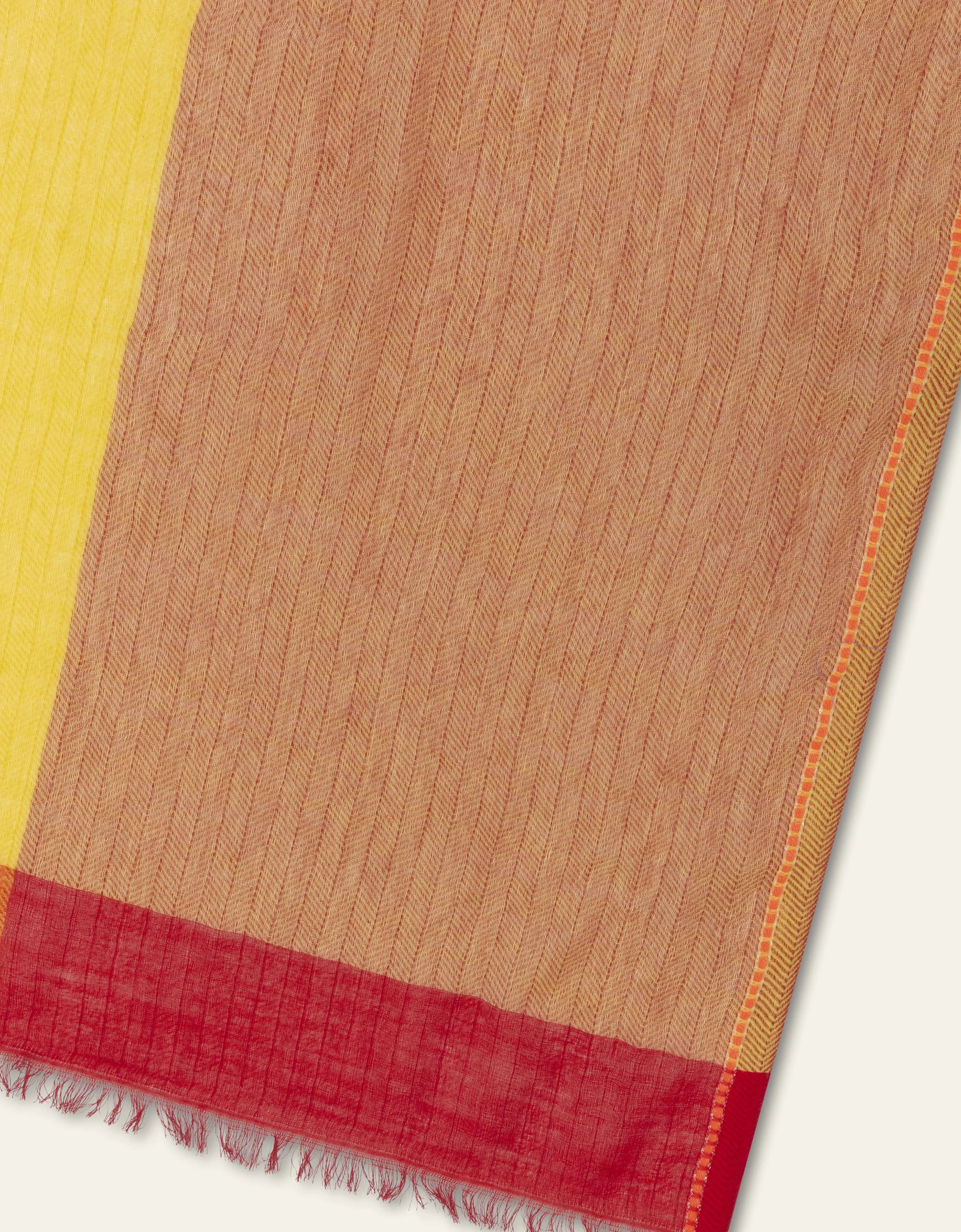 Certainly! Heres an optimized version of the product title with descriptive modifiers:

Luxe Abassi Silk Scarf - Elegant & Stylish Design for All Seasons